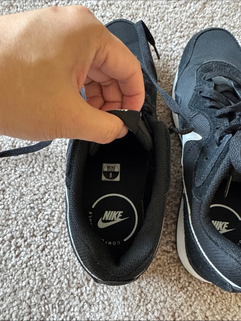Nike Ventured Runner Men's Athletic Tie Lace Premium Sports Shoes Black size 8